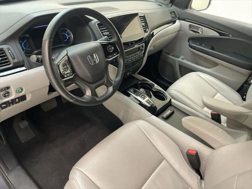 2022 Honda Pilot Touring 8-Passenger