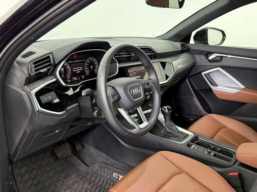 2024 Audi Q3 45 S line Premium Plus