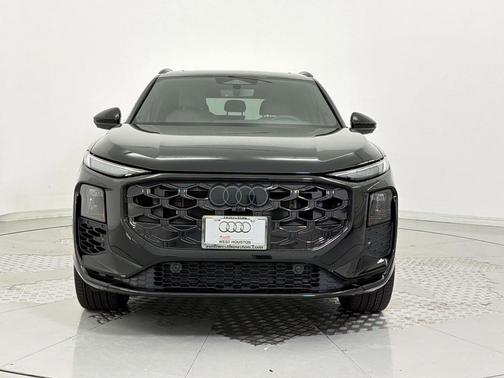 Mythos Black Metallic 2026 Audi Q3 TFSI quattro S tronic