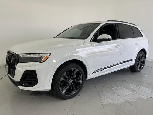 2025 Audi Q7 55 Premium Plus