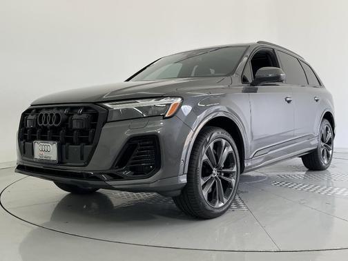 2025 Audi Q7 55 Premium Plus