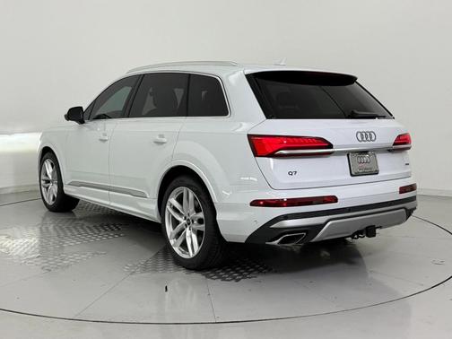 2025 Audi Q7 55 Premium Plus