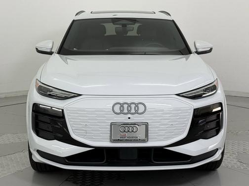 2025 Audi Q6 e-tron Premium quattro