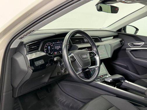 2022 Audi e-tron Premium