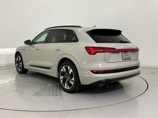 2022 Audi e-tron Premium
