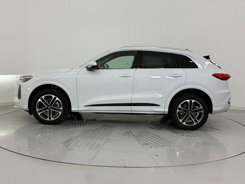 2025 Audi Q5 Premium Plus TFSI quattro S tronic