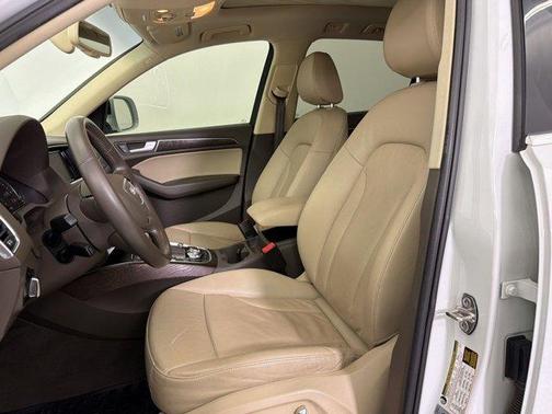 White 2015 Audi Q5 2.0T Premium Plus