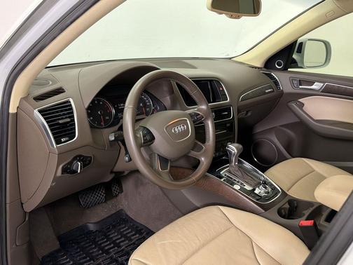 White 2015 Audi Q5 2.0T Premium Plus