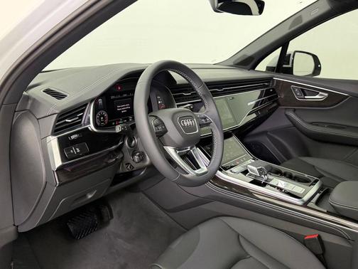 2026 Audi Q7 55 Premium Plus