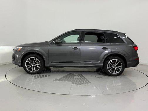2025 Audi Q7 45 Premium