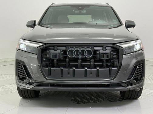2025 Audi Q7 45 Premium