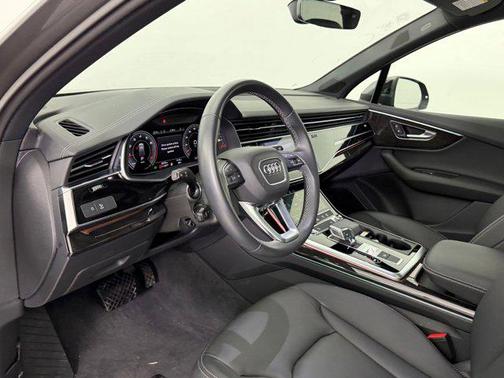 2025 Audi Q7 45 Premium