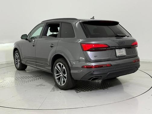 2025 Audi Q7 45 Premium