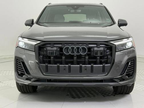 2025 Audi Q7 45 Premium