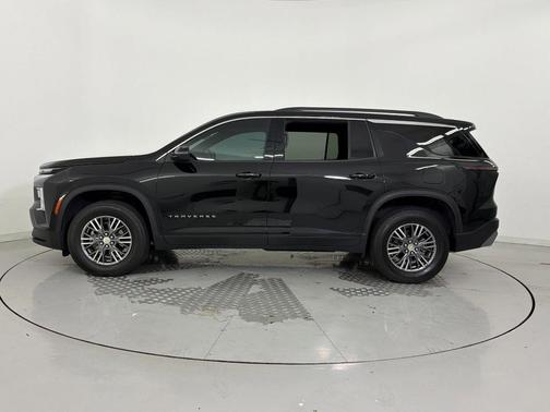 Mosaic Black Metallic 2026 Chevrolet Traverse LT