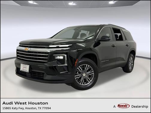 Mosaic Black Metallic 2026 Chevrolet Traverse LT