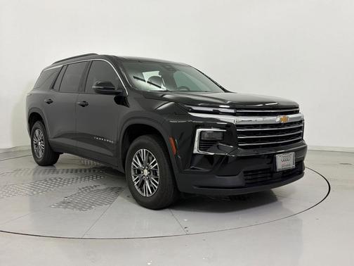 Mosaic Black Metallic 2026 Chevrolet Traverse LT