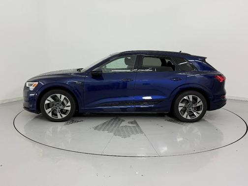 2021 Audi e-tron Premium