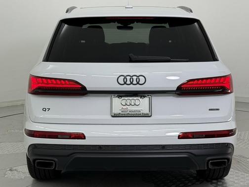 2025 Audi Q7 45 Premium Plus