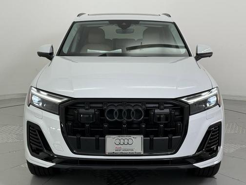 2025 Audi Q7 45 Premium Plus