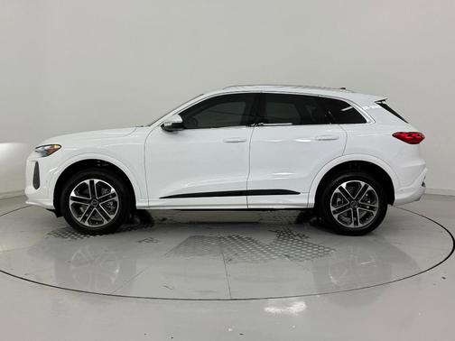 2025 Audi Q5 Premium TFSI quattro S tronic