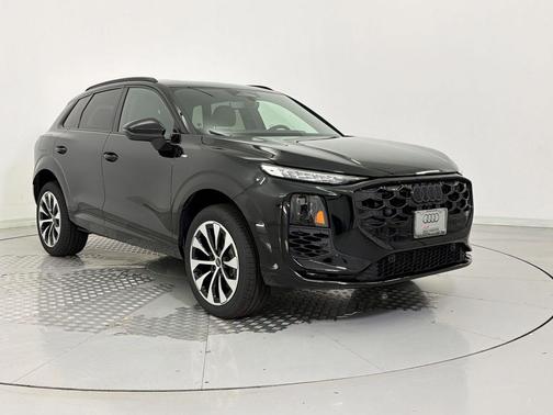 Mythos Black Metallic 2026 Audi Q3 TFSI quattro S tronic