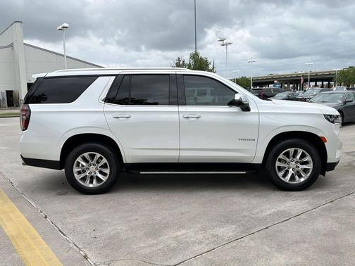 Iridescent Pearl Tricoat 2024 Chevrolet Tahoe Premier