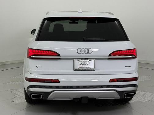 2025 Audi Q7 55 Premium Plus