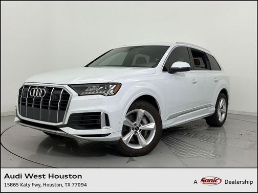 Glacier White Metallic 2023 Audi Q7 55 Premium