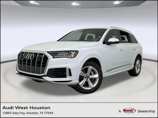Glacier White Metallic 2023 Audi Q7 55 Premium