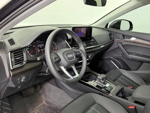 2023 Audi Q5 40 Premium