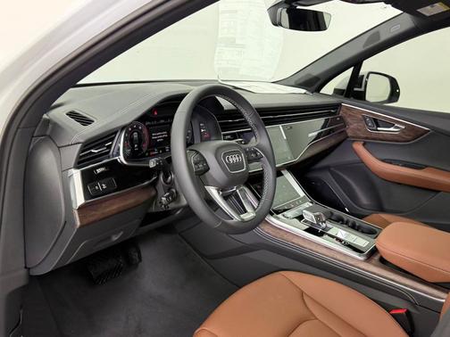 2026 Audi Q7 55 Premium Plus