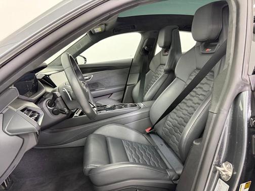 2024 Audi RS e-tron GT quattro