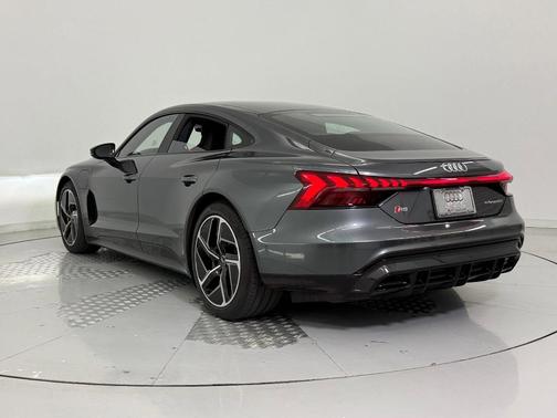 2024 Audi RS e-tron GT quattro
