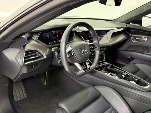 2024 Audi RS e-tron GT quattro