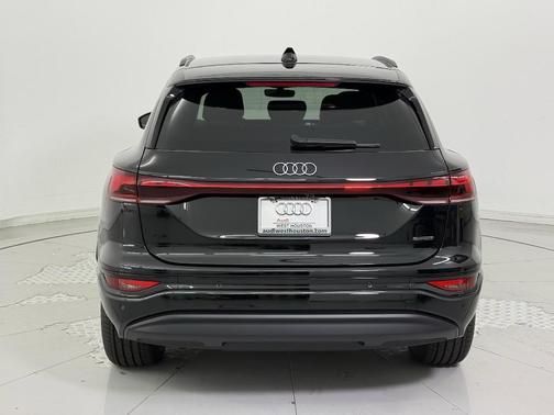 2025 Audi Q6 e-tron Premium quattro
