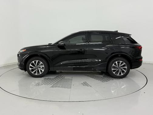 2025 Audi Q6 e-tron Premium quattro