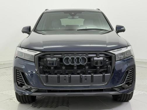 2025 Audi Q7 45 Premium Plus