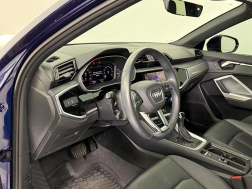 2024 Audi Q3 Premium 45 TFSI S line quattro Tiptronic