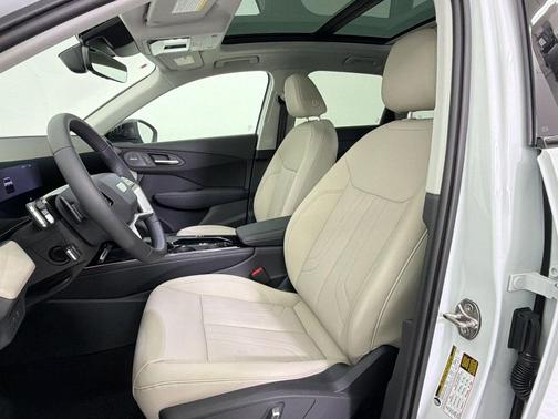 Glacier White Metallic 2026 Audi Q3 S line