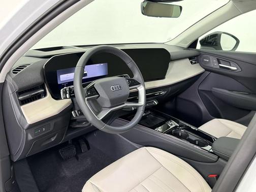 Glacier White Metallic 2026 Audi Q3 S line