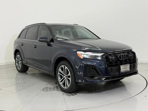 2026 Audi Q7 45 Premium