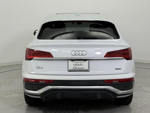 2022 Audi Q5 45 S line Premium