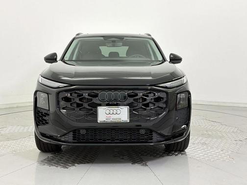 Mythos Black Metallic 2026 Audi Q3 TFSI quattro S tronic