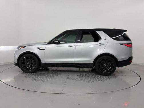 Silver 2024 Land Rover Discovery P300 Dynamic SE