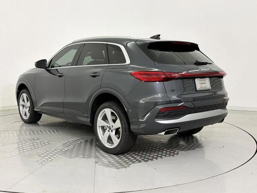 Tambora Gray Metallic 2026 Audi Q5 Premium Plus TFSI quattro S tronic