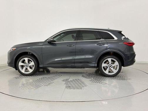Tambora Gray Metallic 2026 Audi Q5 Premium Plus TFSI quattro S tronic