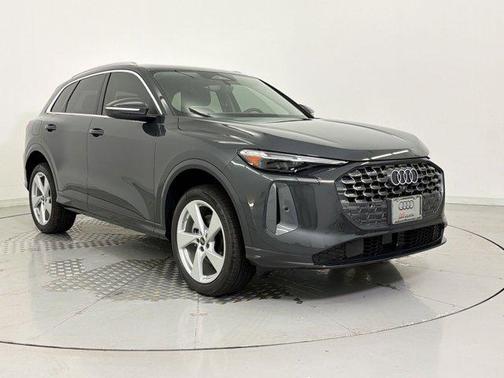 Tambora Gray Metallic 2026 Audi Q5 Premium Plus TFSI quattro S tronic
