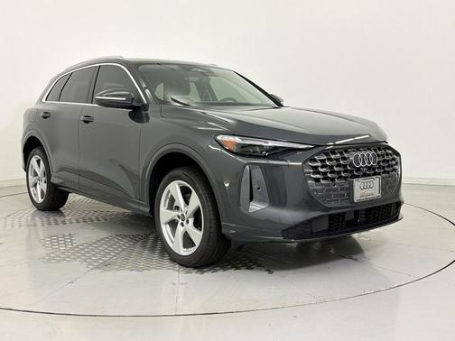 Tambora Gray Metallic 2026 Audi Q5 Premium Plus TFSI quattro S tronic