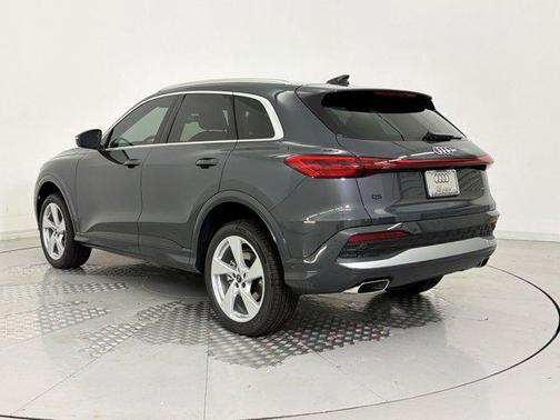 Tambora Gray Metallic 2026 Audi Q5 Premium Plus TFSI quattro S tronic